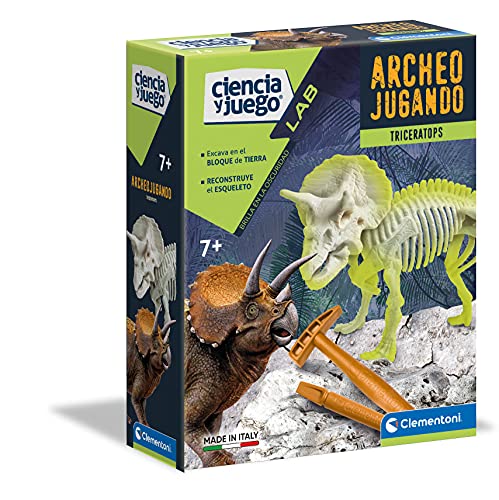 Clementoni-55031 - Arqueojugando Triceratops fosforescente - juego científico para excavar y montar dinosaurios a partir de 7 años