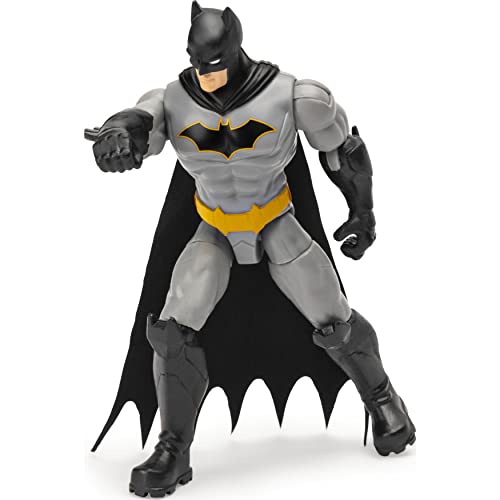 DC Comics Batman - Figura de acción con 3 Accesorios misteriosos, 10 cm