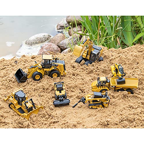 Diecast Masters 85606 Caterpillar 320F L - Vehículo de construcción en Caja con Ventana, Escala 1:64, Aprox. 14 x 5 x 7,8 cm, a Partir de 8 años, Adecuado para coleccionistas y como Regalo