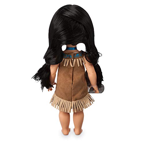 Disney Store: muñeca de Princesa niña Coleccionable de Pocahontas (colección Animators), 39 cm, Pelo enraizado y Traje realistas, minipeluche de Meeko en Raso Acolchado, para Mayores de 3 años