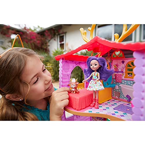 Enchantimals Casa Ciervo 2.0 con Danessa Deer Muñeca con casa de juguete, mascota y accesorios, regalo para niñas y niños +4 años (Mattel HFC41)