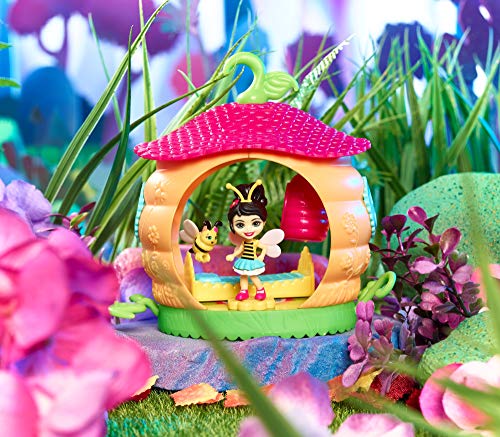 Enchantimals - Minibaño de Baxi Butterfly, muñeca con accesorios (Mattel FXM99)