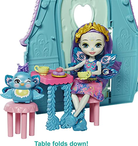 Enchantimals Patter Peacock con Casita de campo, muñeca pavo real con mascota, casa de juguete y accesorios (Mattel GYN61)