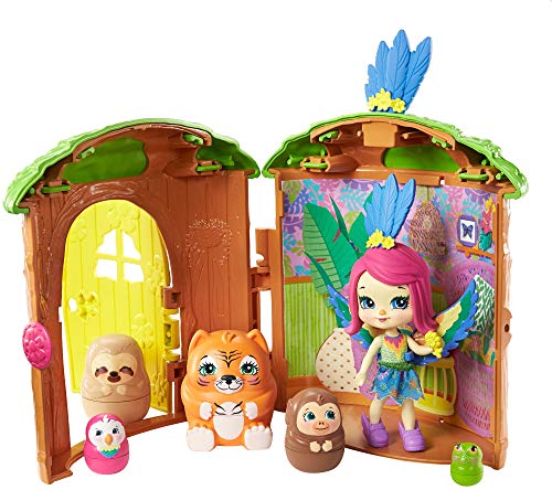 Enchantimals Peeki Parrot y Casa del árbol Muñeca con mascota matrioska sorpresa y casa de juguete (Mattel GTM49)