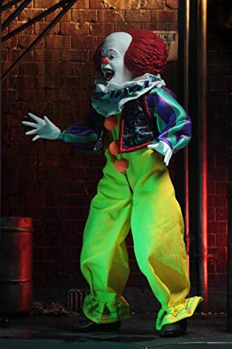 Figura Pennywise 1990 con Ropa 20CM