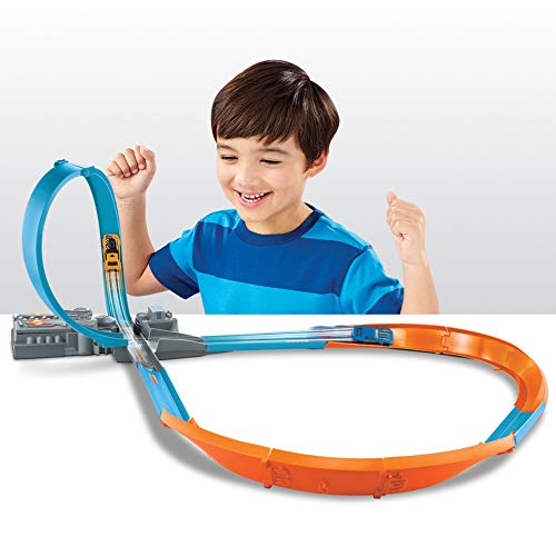 Hot Wheels HW Figure 8 Raceway Trackset incluye 1 DCC (Mattel GGF92)