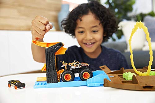 Hot Wheels Monster Trucks Rueda de acrobacias Pista de coches de juguete incluye 2 vehículos (Mattel GYN01)