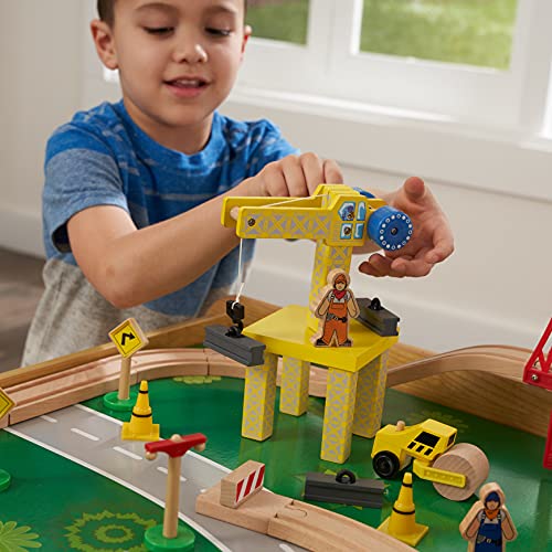 KidKraft- Juguete de vías de tren y mesa con cascada y montaña, de madera, para niños, juego clásico de actividades ferroviarias con accesorios incluidos (120 piezas) , Color Multicolor (17850) , color/modelo surtido