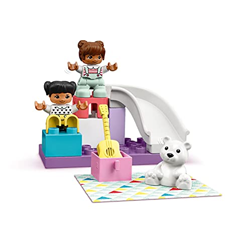 LEGO 10926 Duplo Town Dormitorio, Juego Educativo para Niños y Niñas +2 Años con Caja en Forma de Casa de Muñecas y 2 Figuras