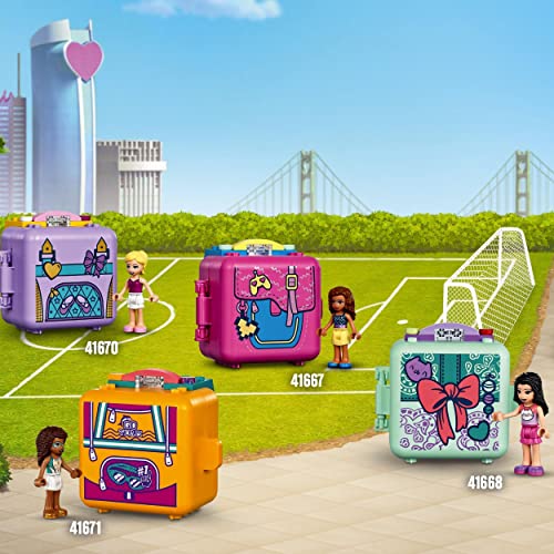 LEGO 41669 Friends Cubo de Futbolista de MIA, Juego de Viaje con Mini Muñeca, Juguete de Colección