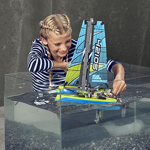 LEGO 42105 Technic Catamarán, Juguete de Construcción 2en1 Incluye 2 Velas, 2 Orzas y un Timón, para Niños de +8 años