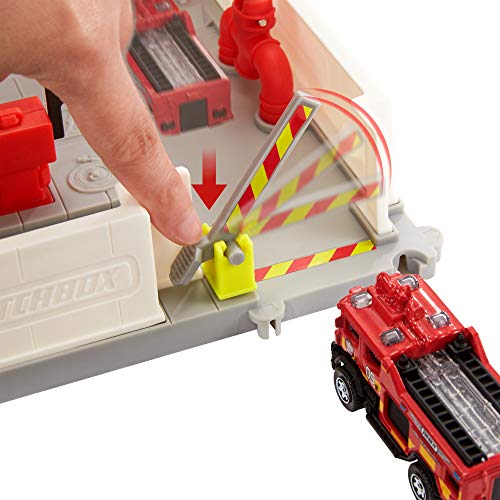 Matchbox Estación de bomberos Set de juego con sonidos para coches de juguete, modelos surtidos (Mattel HBD76)