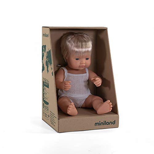 Miniland – Muñeco bebé Europeo Niño de vinilo suave de 38cm con rasgos étnicos y sexuado para el aprendizaje de la diversidad con suave y agradable perfume. Presentado en caja de regalo.