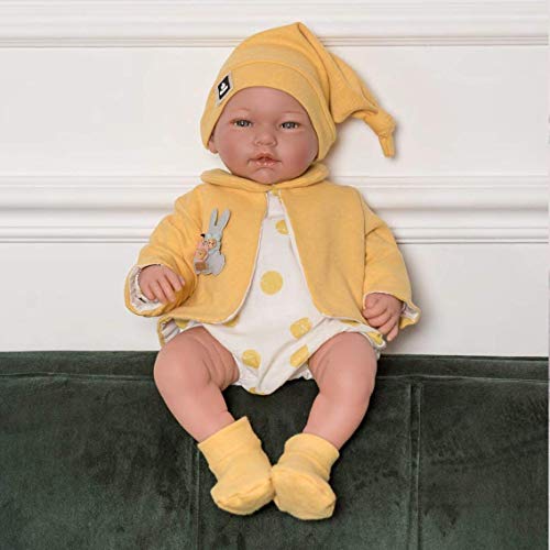 Muñecas Guca MUÑECA Marta con Pelele Blanco Lunares Amarillos Y Chaqueta con GORRITO Amarillo. 46CM