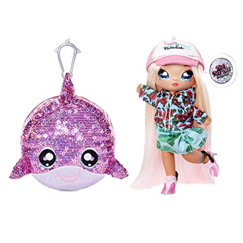 Na Na Na Surprise Muñeca de moda 2 en 1 KRYSTA SPLASH - Bolso con pompón - Muñeca surfera con ropa y accesorios. Serie Sparkle - Edad: 5+ años