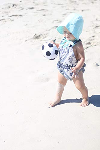 Playgro Mi Primera Pelota de Fútbol, Sonajero Integrado, Desde los 6 Meses, My First Soccer Ball, Negro/Blanco, 40043