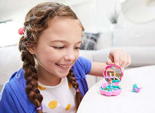 Polly Pocket Mini cofre cochecito de paseo, muñeca con accesorios (Mattel GCN08)