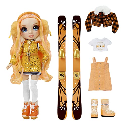 Rainbow High Winter Break Poppy Rowan-Muñeca de Moda Naranja con 2 atuendos, Equipo de Nieve y Pedestal-Incluye esquís, Patines, Accesorios y más-Edad: 6+ años, Color (574767C3)