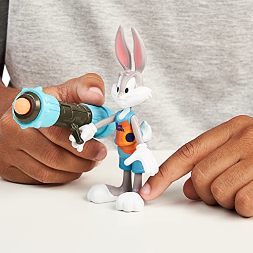 Space Jam 2: A New Legacy Figura de acción articulada Coleccionable Oficial de 15,2 cm: Bugs Bunny con Accesorios Acme Blaster 3000