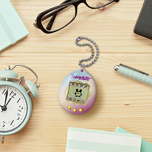 TAMAGOTCHI TAMAGOTCHI-42867 Original Sahara – Alimentar, cuidar, nutrir – Mascota Virtual con Cadena para Jugar sobre la Marcha, Color (Bandai 42867)