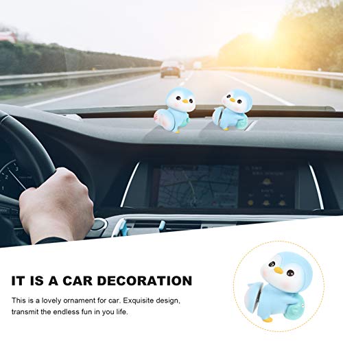 TOYANDONA Coche Sacudiendo La Cabeza Decoración Pingüino Figurilla Tablero de Coche Baile de Juguete Pingüino Cake Toppers Animal Muñeca Escritorio Ornamento