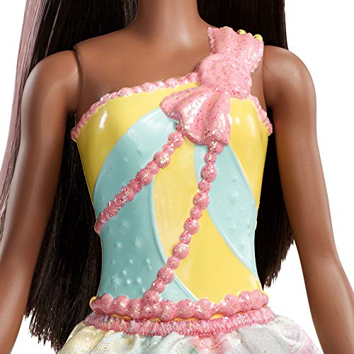 Barbie Dreamtopia - Muñeca Princesa castaña con conjunto de colores de caramelo (Mattel FXT16)