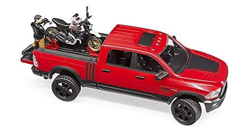 Bruder 02502 – Vehículo RAM 2500 Power Wagon con Moto Scrambler Ducati Desert Sled y Personaje