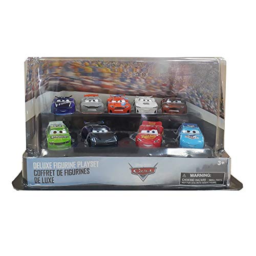 Disney Juguete Deluxe de 9 Piezas de la película Cars Pixar, Figuras de Coches detalladas, Juguete Store con Coloridos Personajes Distintos, Incluye a Rayo Mcqueen, Mayores de 3 años