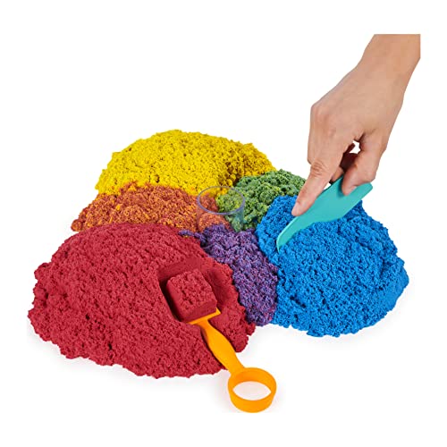 Kinetic Sand Cubo 2,72 kg Colores Herramientas para un Juego Creativo sin Fin – Arena mágica para modelar para niños a Partir de 3 años, Multicolor (Spin Master 6061096)