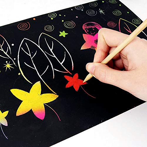 Scratch Art Paper, 50 Obras De Arte De Raspado De Arco Iris y Manualidades Infantiles Papel Rayado Negro, con 5 Estilográficas De Madera, 4 Reglas De Dibujo(18.5 * 26 Cm)