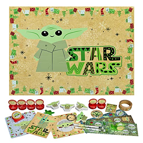 Undercover TCEA8024 - Calendario de Adviento para niños con 24 sorpresas de papelería, diseño de The Child Baby Yoda, aprox. 45 x 32 x 3 cm + juego de 3 pegatinas