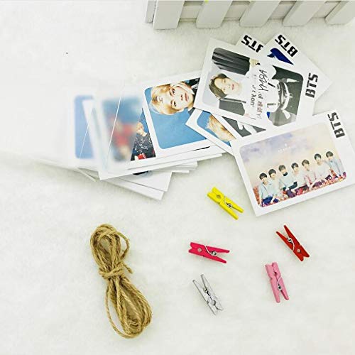 BTS - Juego de Regalo BTS para Army, Set de Regalo para Fans 32 Tarjetas BTS Lomo / 13 Pegatinas BTS / 8 BTS Tarjetas Transparentes / 2 Soportes BTS / 1 Llavero BTS / 1 Cordón BTS / 1 Pulseras