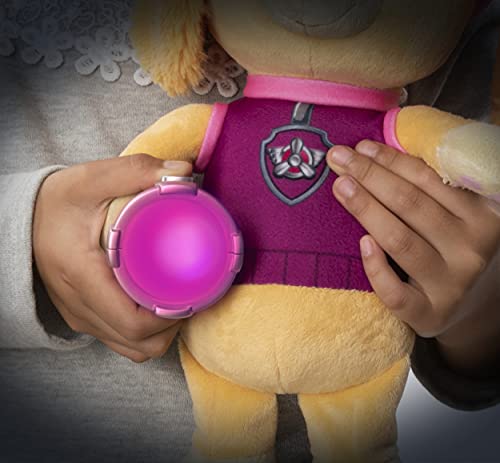 PAW Patrol Snuggle Up Skye - Peluche con antorcha y Sonidos para niños de 3 años y más