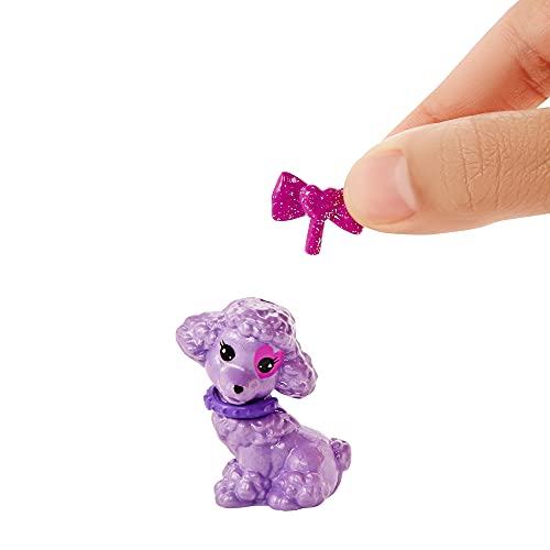 Barbie Mascotas Color Reveal, color metálico y brillo, incluye anillo para llevar mascota (Mattel GTT1)