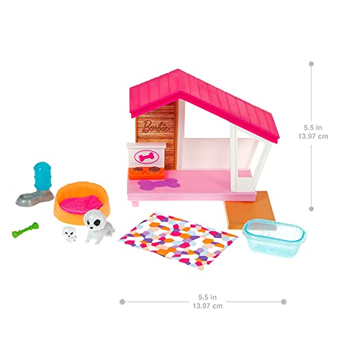 Barbie Set de juego con caseta de perro, 2 perritos y accesorios de juguete para muñecas, regalo para niñas y niños +3 años (Mattel GRG78)