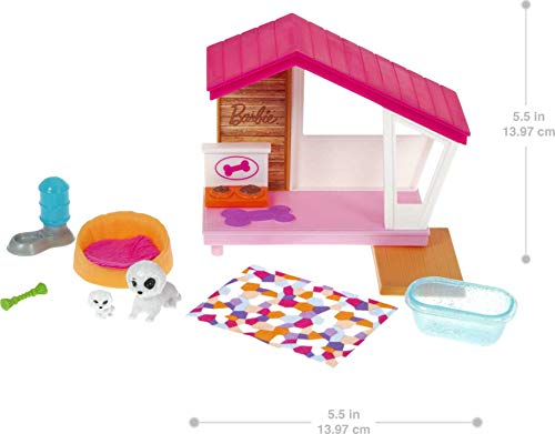 Barbie Set de juego con caseta de perro, 2 perritos y accesorios de juguete para muñecas, regalo para niñas y niños +3 años (Mattel GRG78)