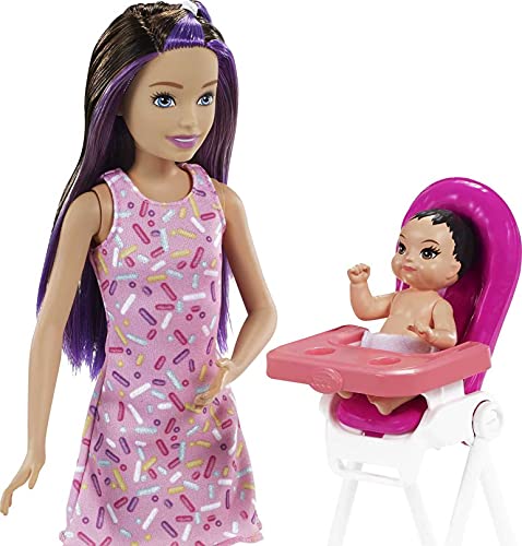 Barbie Skipper Muñeca canguro con vestido y bebé, con trona de niño de juguete y accesorios de cumpleaños (Mattel GRP40)