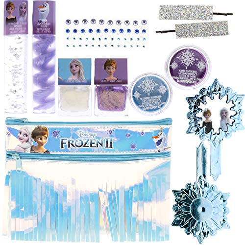 Disney Frozen 2 - Townley Girl Set de maquillaje con 11 piezas, que incluye brillo de labios, esmalte de uñas, espejo, pegatinas de gemas y bolsa con flecos holográficos, mayores de 3 años