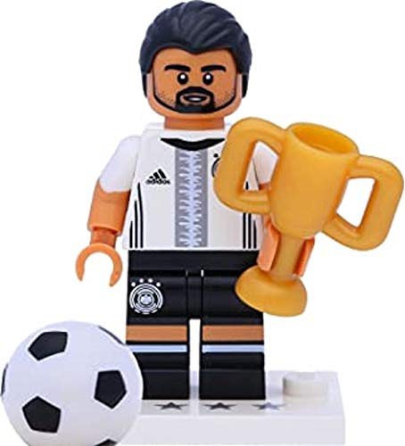 LEGO 71014 DFB - Figura de la selección Alemana de fútbol (número 6 Sami Khedira, con Copa)