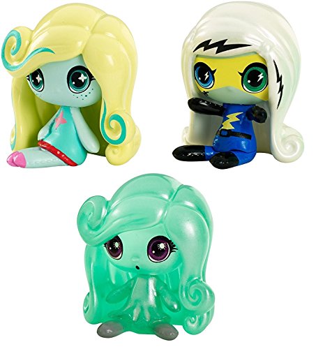 Monster High Minis Power Ghouls Frankie Stein, an Original Ghouls Lagoona Blue and a Getting Ghostly Twyla Figures, 3 Pack