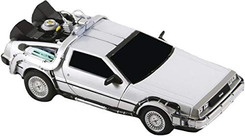 NECA- Regreso al Futuro: máquina del Tiempo Delorean (30803453607)