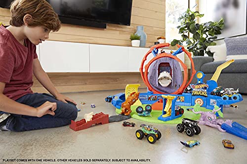 Pista de Juguete Hot Wheels Monster Trucks Enfrentamiento con Sabretooth™ (Mattel GYL10)