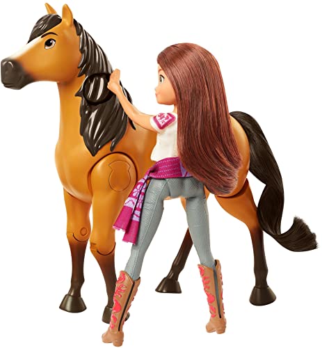 Spirit y Fortu Montamos a caballo Muñeca morena con caballo de juguete que cabalga solo y accesorios (Mattel GXF95)