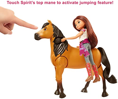 Spirit y Fortu Montamos a caballo Muñeca morena con caballo de juguete que cabalga solo y accesorios (Mattel GXF95)