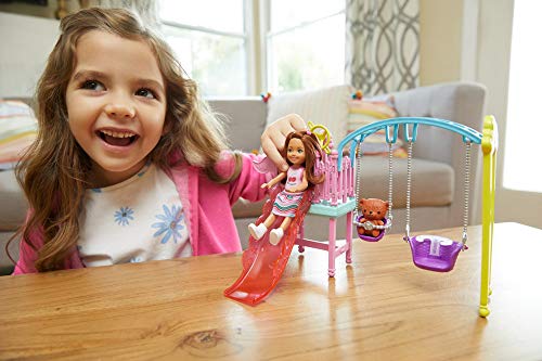 Barbie Chelsea Playset con Columpio y Accesorios, Juguete para niños de 3 años (Mattel FXG84)