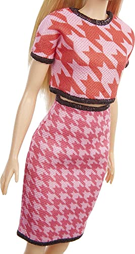 Barbie Fashionista Muñeca rubia con conjunto de falda y top pata de gallo y accesorios de moda de juguete (Mattel GRB59)