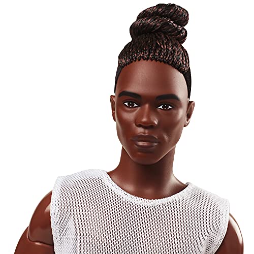 Barbie Ken Movimiento sin límites Muñeco afroamericano pelo moreno con accesorios de moda de juguete (Mattel GXL14)