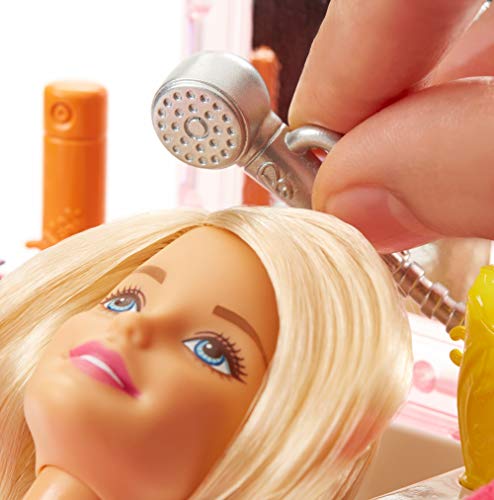 Barbie Quiero Ser peluquera, muñeca rubia con accesorios y su salón de belleza (Mattel FJB36)