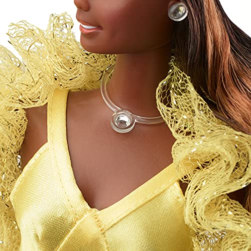 Barbie Signature Superstar Christie, muñeca de colección de juguete con vestido amarillo de fiesta (Mattel GXL28)