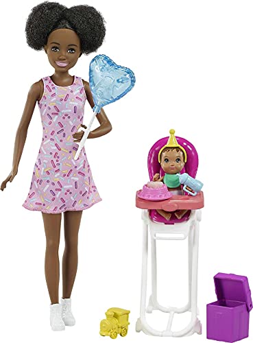 Barbie Skipper Muñeca afromericana canguro con vestido y bebé, con trona de niño de juguete y accesorios de cumpleaños (Mattel GRP41)